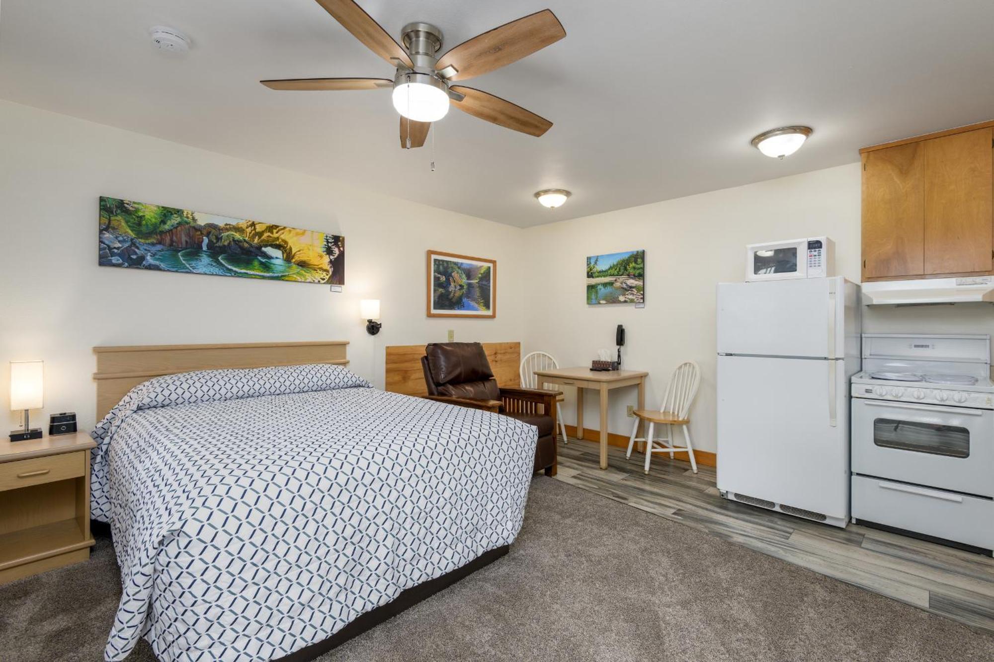 Ocean Suites Motel Brookings Εξωτερικό φωτογραφία